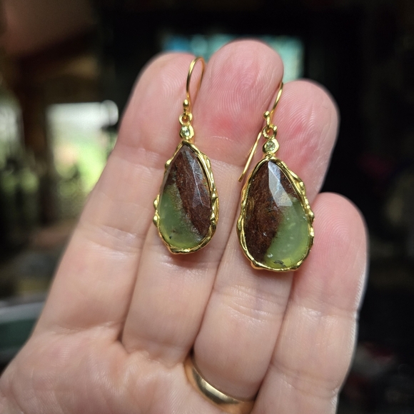 Chrysoprase & Topaz sterling & gold earrings - Picture 7 of 8